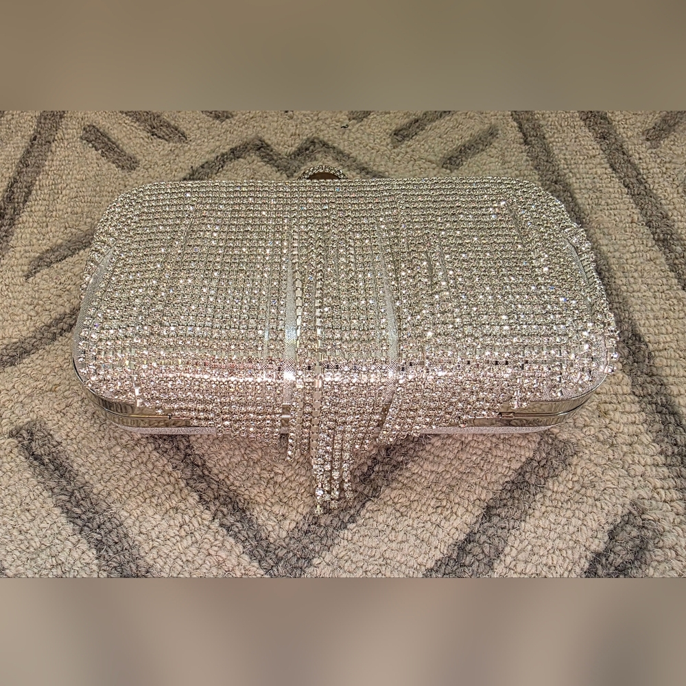NWT Babeyond Heart Shaped Rhinestones Tassle Party Clutch - Picture 6 of 7
